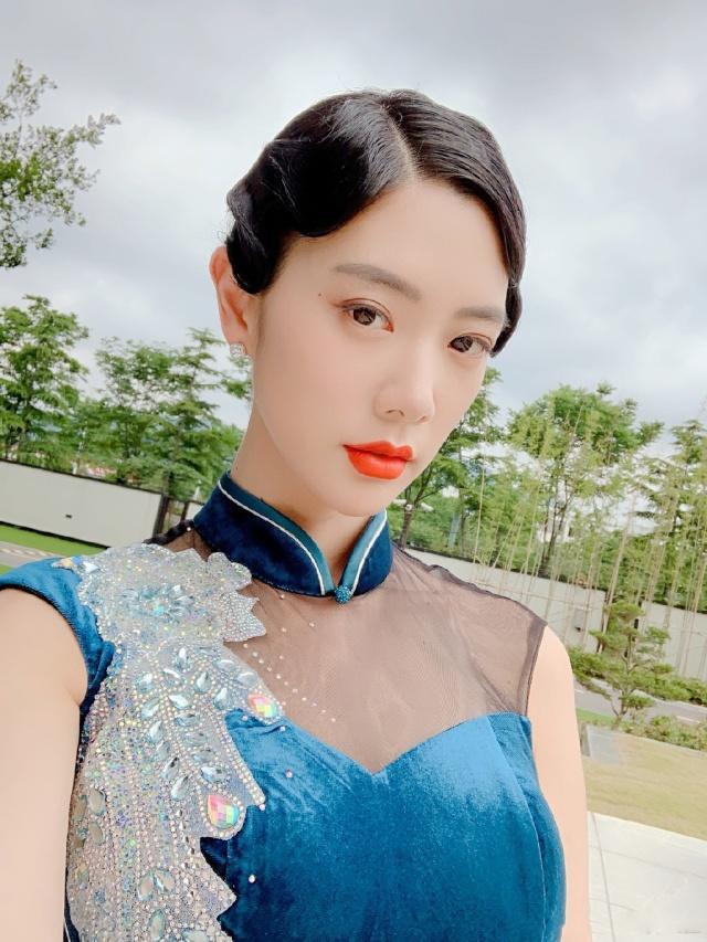 大片封面